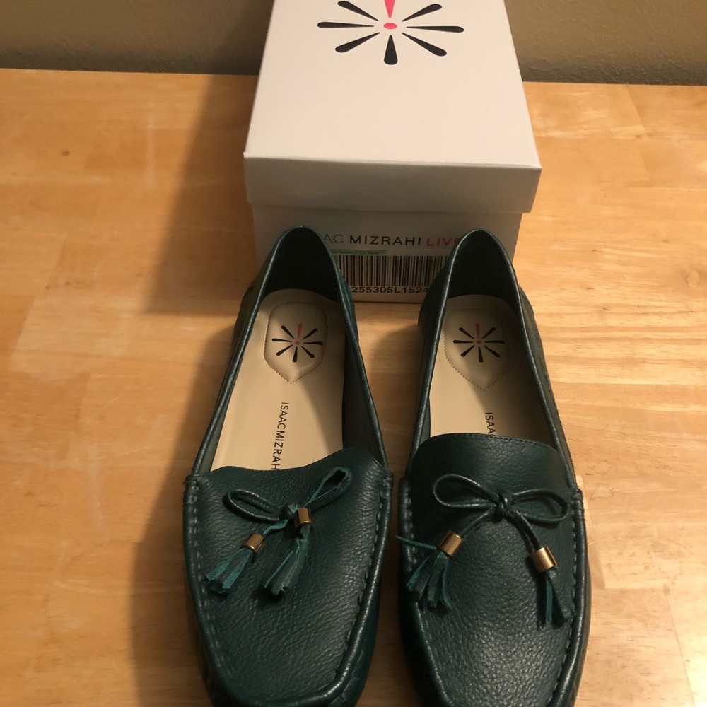 NEW Isaac Mizrahi green moccasins